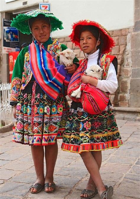 Pin By Elizabeth Mogollon S On All About Peru Peruvian Clothing