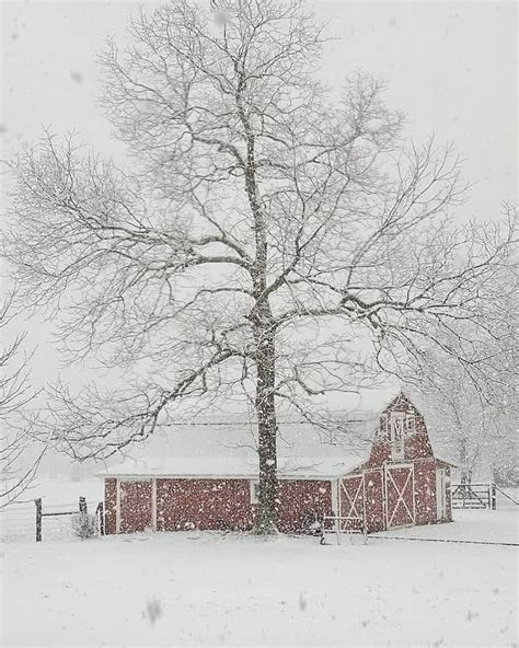 Pin By Lori Dorrington On Barns Great And Small In Winter Painting American Barn Winter