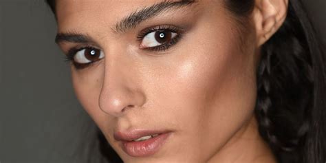 12 Best Blushers For Olive Skin Tone And Mediterranean Complexion