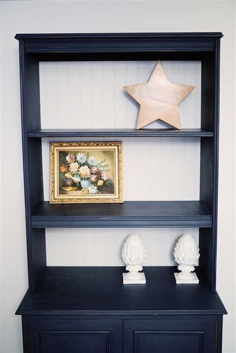 5 Easy Tips For Styling A Bookcase With Objects Other Than Books