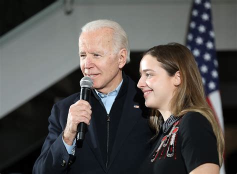 Us democratic presidential candidate joe biden briefly appeared to confuse his granddaughter with his son as he spoke in philadelphia on election day, in a verbal gaffe which was swiftly seized on by. Joe Biden Granddaughter Finnegan Biden Wiki, Bio, Age, Height, Insta