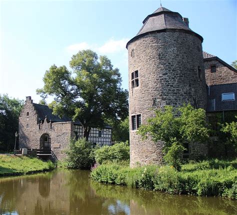 Entdecke auch wohnungen zur miete in mettmann, düsseldorf! Wasserschloss "Haus zum Haus" in Ratingen (mit Bildern ...