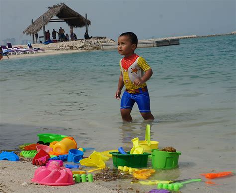 Aldar Island Al Dar Bahrain Beach Resort Sitra Bbq Kids Huts Chalets