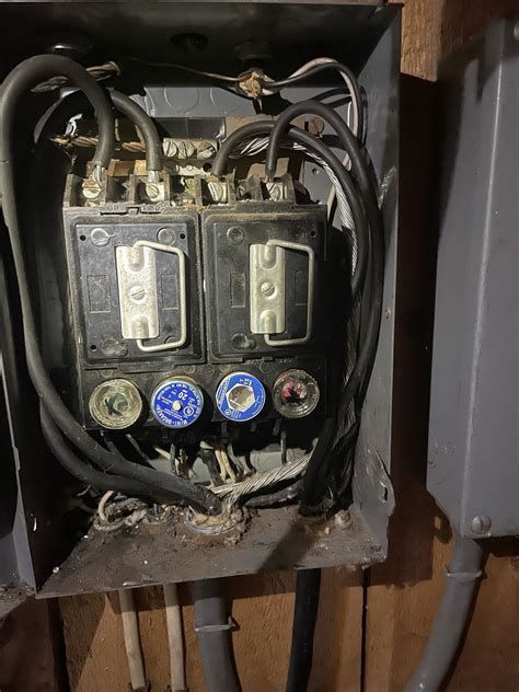 Thinking About Replacing Old Fuse Box Looking For Advice Love