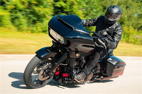 2021 Harley-Davidson CVO Road Glide First Look (6 Fast Facts)