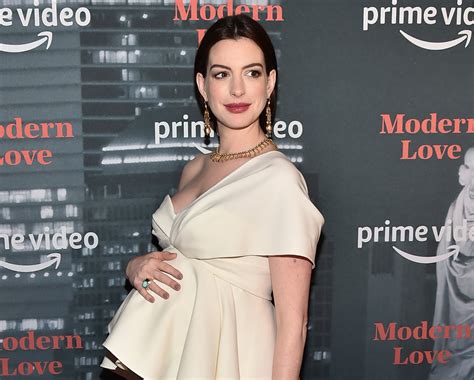 How Anne Hathaway Pranks People Who Ask About Her Pregnancy Popsugar