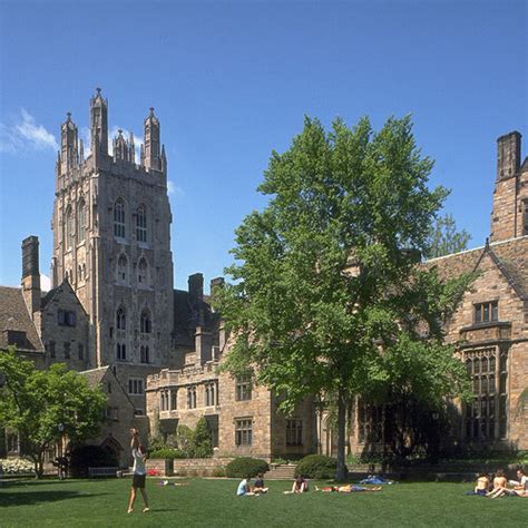 Yale University Fees Acceptance Rate History Notable Alumni Majors