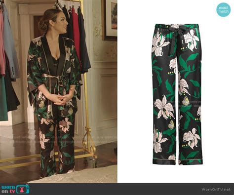 Wornontv Fallons Black Lily Print Robe And Pants On Dynasty