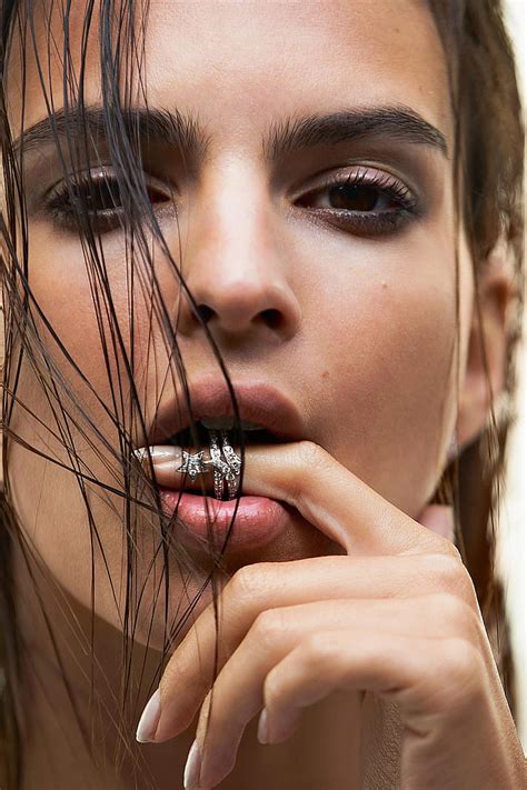 Emily Ratajkowski Women Model Brunette Dark Hair Face Closeup