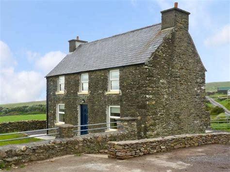 A holiday rental in ireland is the best way to respect the rules of social distancing during the coronavirus epidemic this summer. Stone Cottage | Ballydavid, County Kerry | Tiduff | Self ...