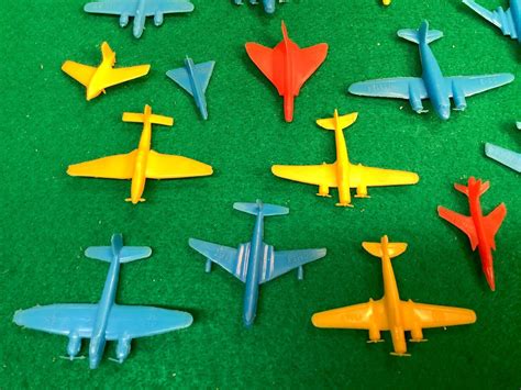 Miniature Plastic Toy Jets Airplanes Lot Playset Mpc Vintage Airport 38