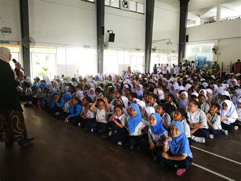 Frogasia's virtual learning environment (vle) gives your child the skills and knowledge to become creative communicators, future thinkers and changemakers. TAKLIMAT VIRTUAL LEARNING ENVIRONMENT OLEH UNICLIQ | FROG ...