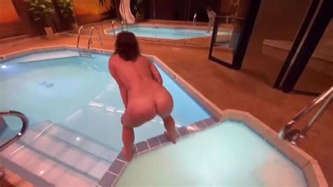 Pool Peeing Double Tap Piss Everywhere Porn Videos