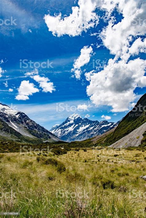 Mt Cook In Hooker Valley This Is Of The Famous Tourist Attraction In