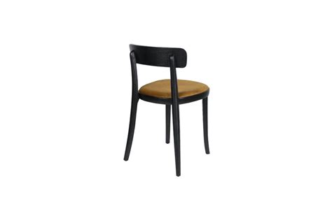 Selbstverständlich ist jeder hellbrauner schwarz stuhl rund um die uhr im netz erhältlich und sofort lieferbar. Brandon Schwarzer und ockerfarbener Stuhl | Maison en Vogue