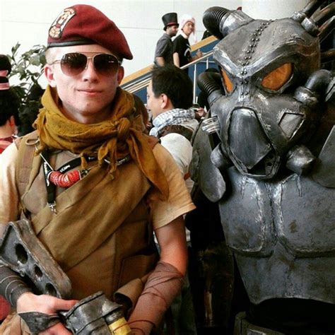 Enclave Remnants Power Armor And Other Fallout Stu Wiki Cosplay Amino