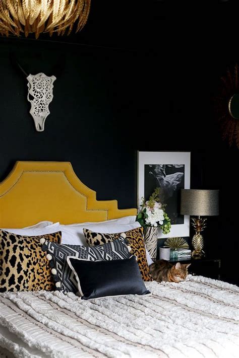 15 Seductive Black And Gold Bedrooms Ideas For The Modern Home Bedroom