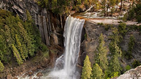 Yosemite National Park Vernal Fall In 2020 Waterfall California