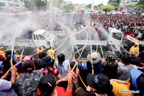 Feature Water Festival Joyfully Celebrated Across Myanmar Xinhua