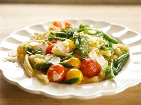 Cook the pasta in boiling water for slightly less time than stated on the package directions. Loaded Veggie Pasta | Recipe in 2020 | Veggie pasta, Veggie pasta recipes, Food network recipes