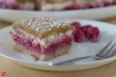 Biskuit, einfach, getränk, getränkepulver, himbeer, himbeeren, kindheit, kuchen, quench, tiefgekühlte, tiffany quick, torte, sommertorte, leicht schneller Himbeer-Butterkeks-Blechkuchen | juliamalia