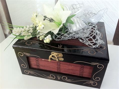 Souvenir is a must brought items after you travelled somewhere.(buah tangan. PhiaGifts: Hamper Raya, Buah Tangan Hari Raya