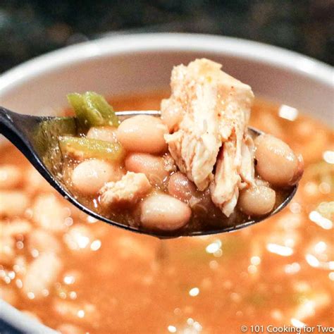 Need something easy for dinner tonight? Healthy Crock Pot White Chicken Chili | 101 Cooking For Two