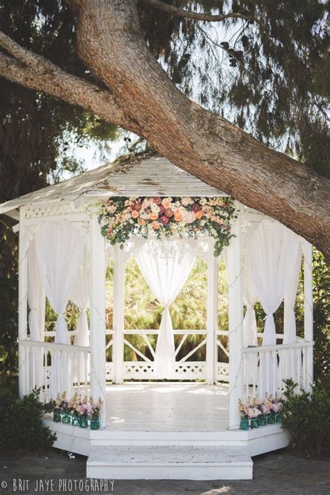 DIY Ideas for decorating the perfect wedding gazebo - The Secret Garden