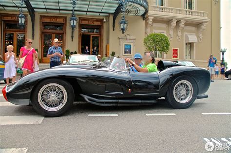 It is important to note that this livery comes with a ferrari original badge, as well as its own vin. Ferrari 250 Testa Rossa - 28 juli 2014 - Autogespot