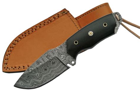 Fixed Blade Hunting Knife Damascus Steel Blade Black Horn