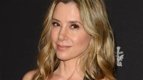 Mira Sorvino Published An Open Apology To Dylan Farrow The Mary Sue