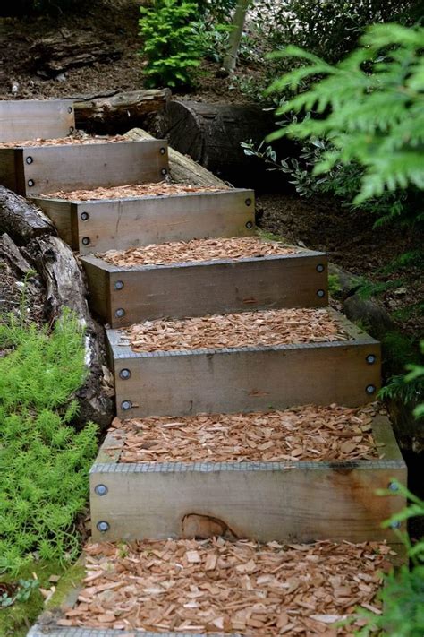 Garden Stair Made Of Wood And Mulch Creative Garden Step Stair