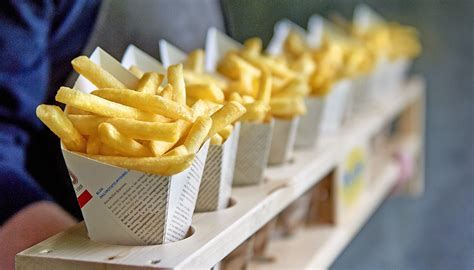 This, and what they are fried in, is what makes all the difference to making good fries. Belgian fries, the most delicious in the world | Mydibel
