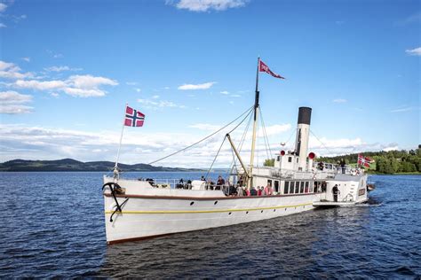 Skibladner is a sidewheel design, and her maiden voyage was on 2 august 1856, making her the world's oldest paddle steamer still in timetabled service. Skibladner utsetter til 23. juni - Way2Go