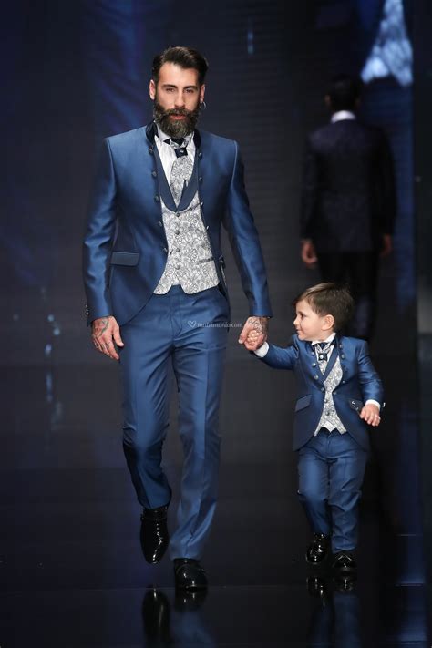 Entra nel nostro catalogo di moda nuziale e trova il vestito che fa per te: Vestiti da Sposo - Matrimonio.com