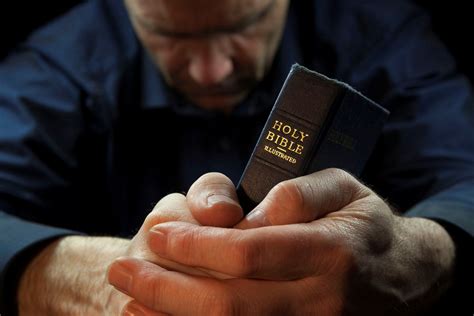 How To Pray With 6 Tips From The Bible