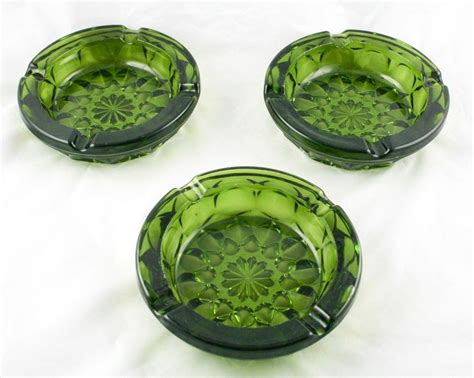 Lot Of 3 Pressed Heavy Thick Forest Green Glass Ashtrays Retro Vintage L3b10 Green Glass
