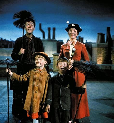 Review Disney Mary Poppins 50th Anniversary Edition Bonus Clips And Film Stills Focused On