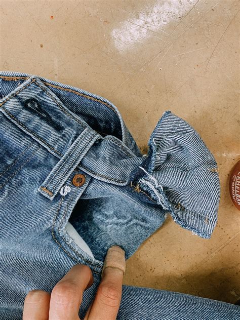 Sep 26, 2018 · finding your natural waist is easy. Pin on How To Size Down Jeans at the Waist