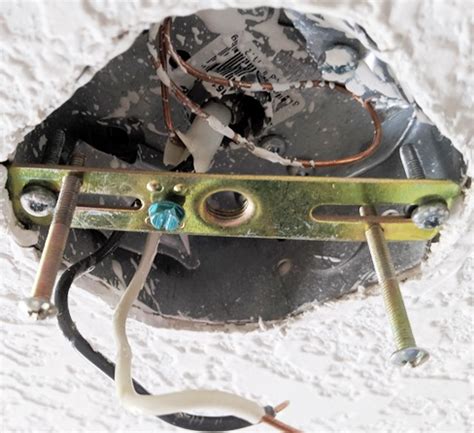 The national electric code states that all fans weighing 35 pounds or more must be supported. Outlet box rated for ceiling fans? - DoItYourself.com ...