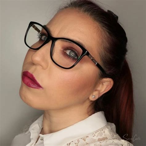 Makijaż Dla Kobiet Noszących Okulary Zobacz Jak Uwydatnić Swoje Piękno