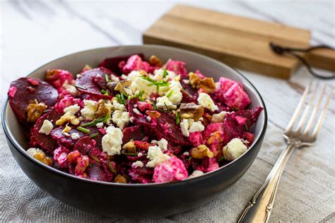 Rote Bete Salat mit Feta Walnüssen