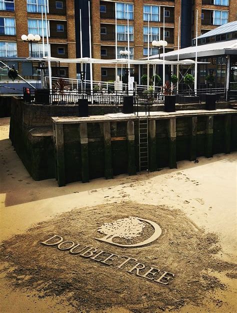The hotel's very own river ferry provides complimentary river access to the square mile of canary wharf as well as connecting you with thames river taxi clippers that offer an unforgettable. Hilton Doubletree Docklands - gqdesign