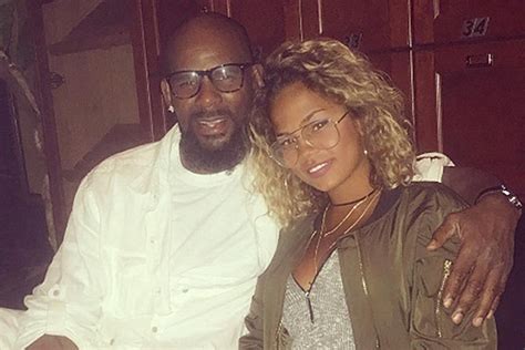 R Kelly Allegedly Wants To Marry His 19 Year Old Girlfriend Twitter Responds