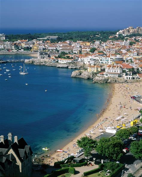 In 2001 was het inwonertal 23.769 op een oppervlakte van 8,79 km². Cascais, Portugal