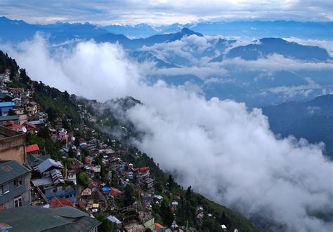 Darjeeling Trip To Queen Of Hills Darjeeling Tourism India Adotrip