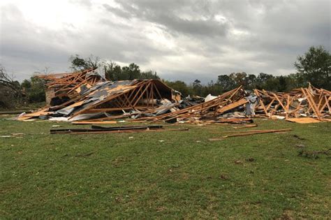 Tornadoes In Texas Oklahoma Kill 1 Injure Dozens Destroy Buildings