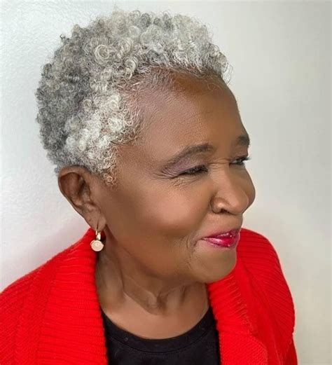 20 Youthful Short Natural Haircuts For Black Women Over 50