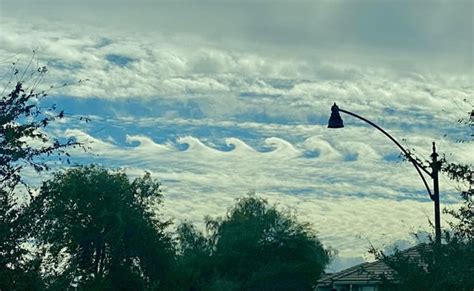 These Clouds Look Like A Childs Drawing Of Waves Rmildlyinteresting