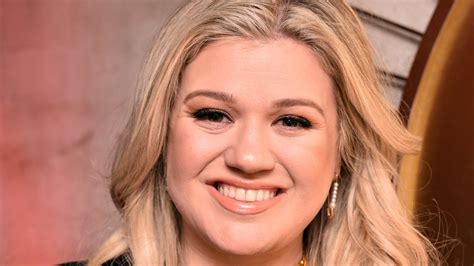 Disturbing Claims About Kelly Clarkson S Ex Are Revealed Flipboard